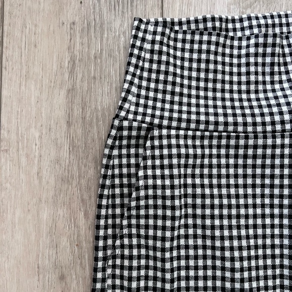 Cabi Bombshell Crop (style 6047) - Picture 11 of 13